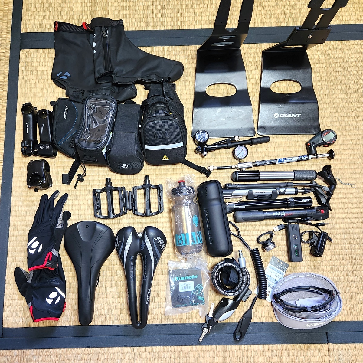 大量セット サイクルパーツ SELLS GIANT Bianchi kabuto BONTRAGER 
