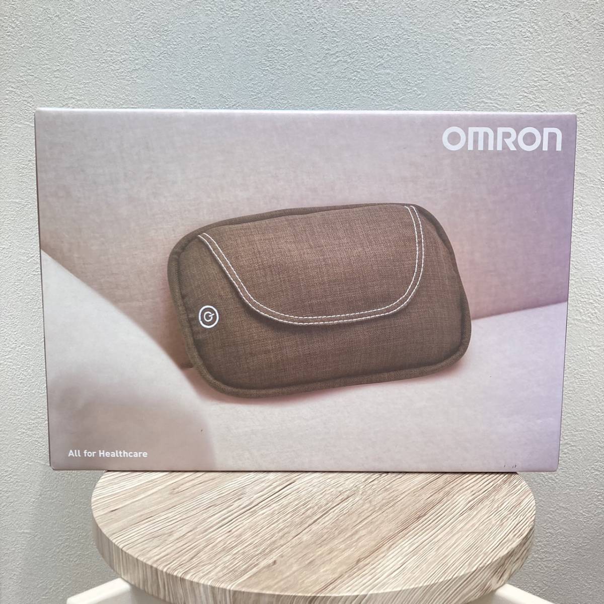 未使用・未開封　OMRON　オムロン　クッションマッサージャー　HM-343-BW　ブラウン