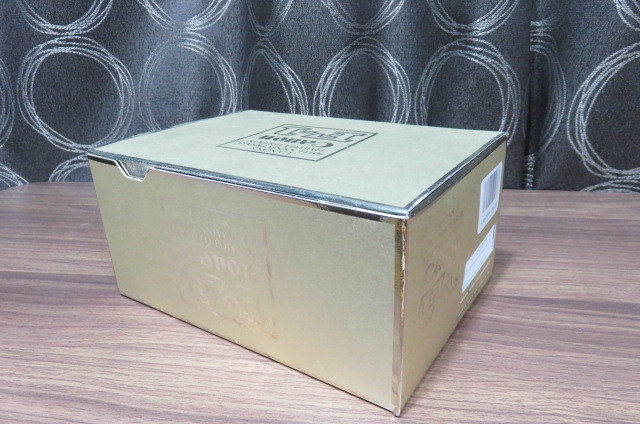 キャノン創業50周年記念限定カメラCanon F-1　売価199，000円