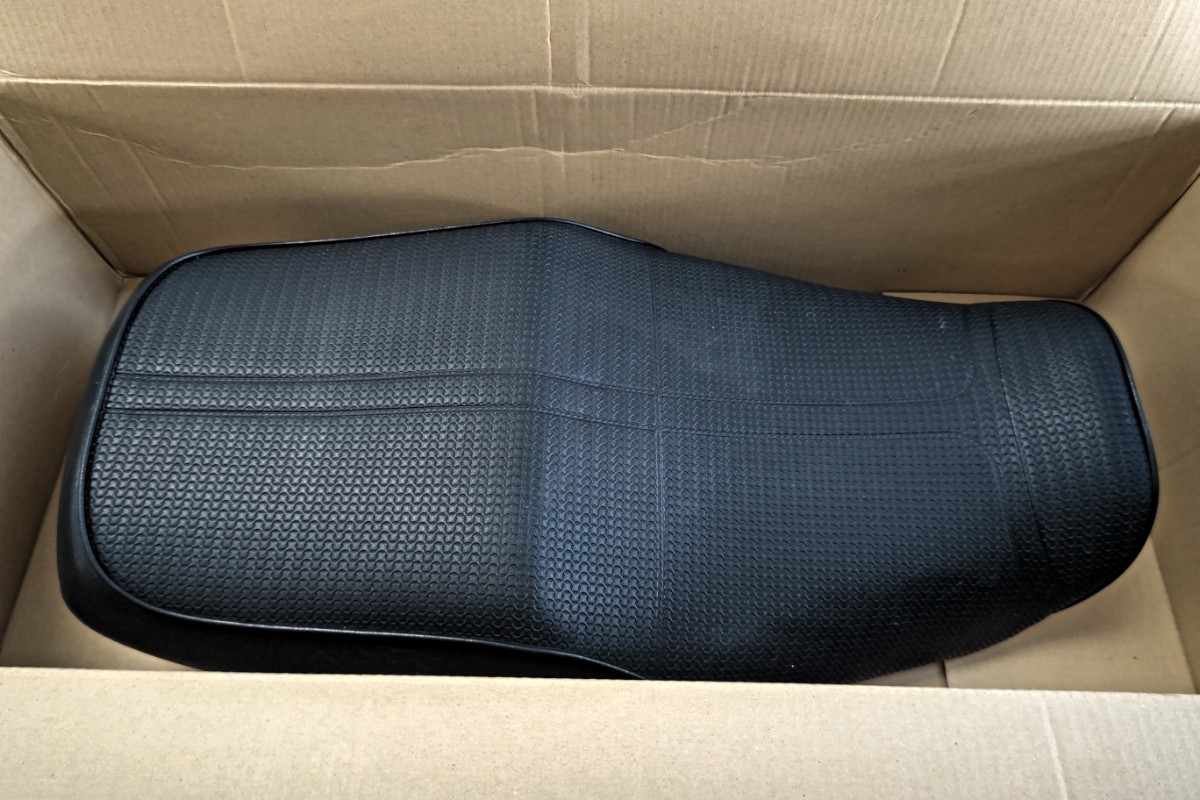 ZRX1200Rシート ◾️room◾️ZRX1100 ZRX1200R DAEG ダエグ シート