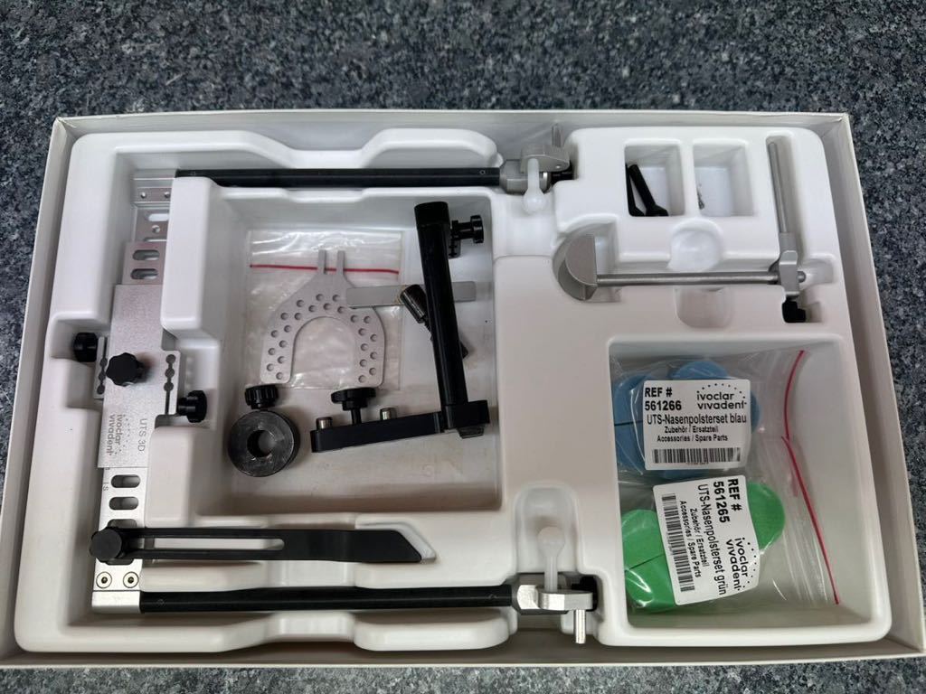 イボクラ　フェイスボー　歯科　技工　Ivoclar