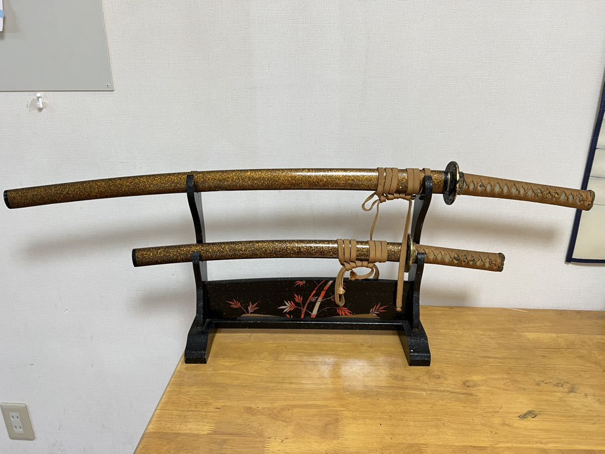 【1円スタート】模造刀 2本セット 刀掛け台付き 金色 模擬刀 日本刀 太刀 小刀 脇差し MK0828N