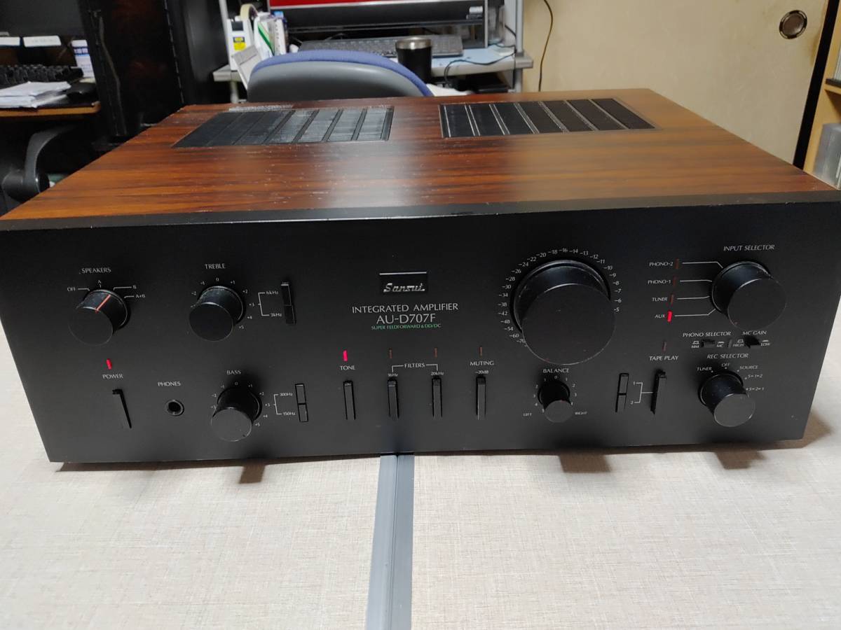 プリメインアンプ SANSUI AU-D707F 音出し確認済 通電・音出し確認済