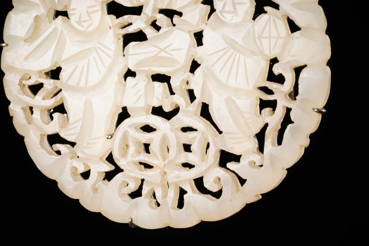 中国　玉石白玉彫刻　人物彫　盒子　蓋物　C　R8624 中国美術 白玉 彫人物紋 飾物 唐物 中国古玩 YS2372036 中国美術 白玉 唐