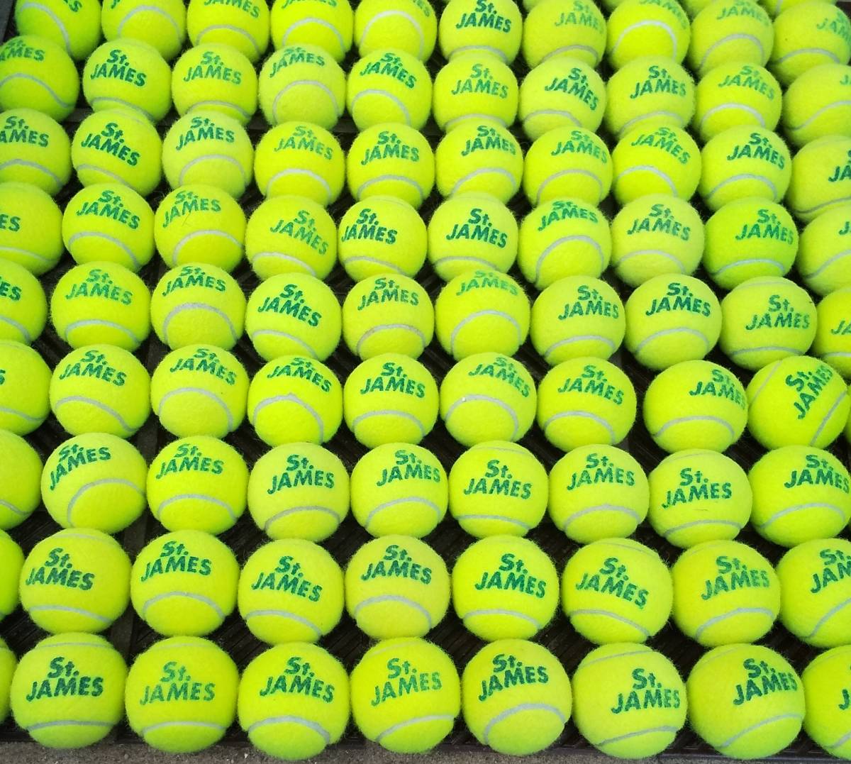 ★送料無料★硬式テニスボール100球★セントジェームス★最近1ヶ月以内に1、2回しか使っていないボールです！
