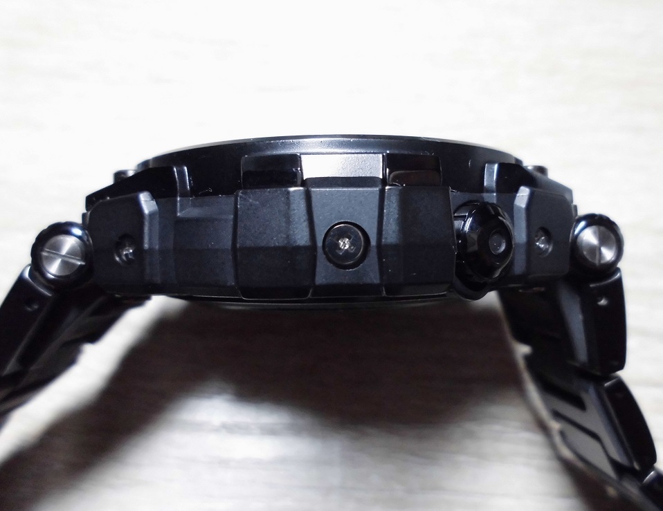 送料３００円～！カシオ Gショック MTG-S1000BD-1AJF 電波ソーラー ブラックメタル トリプルGレジスト コアガード構造 定価１２４２００円_9