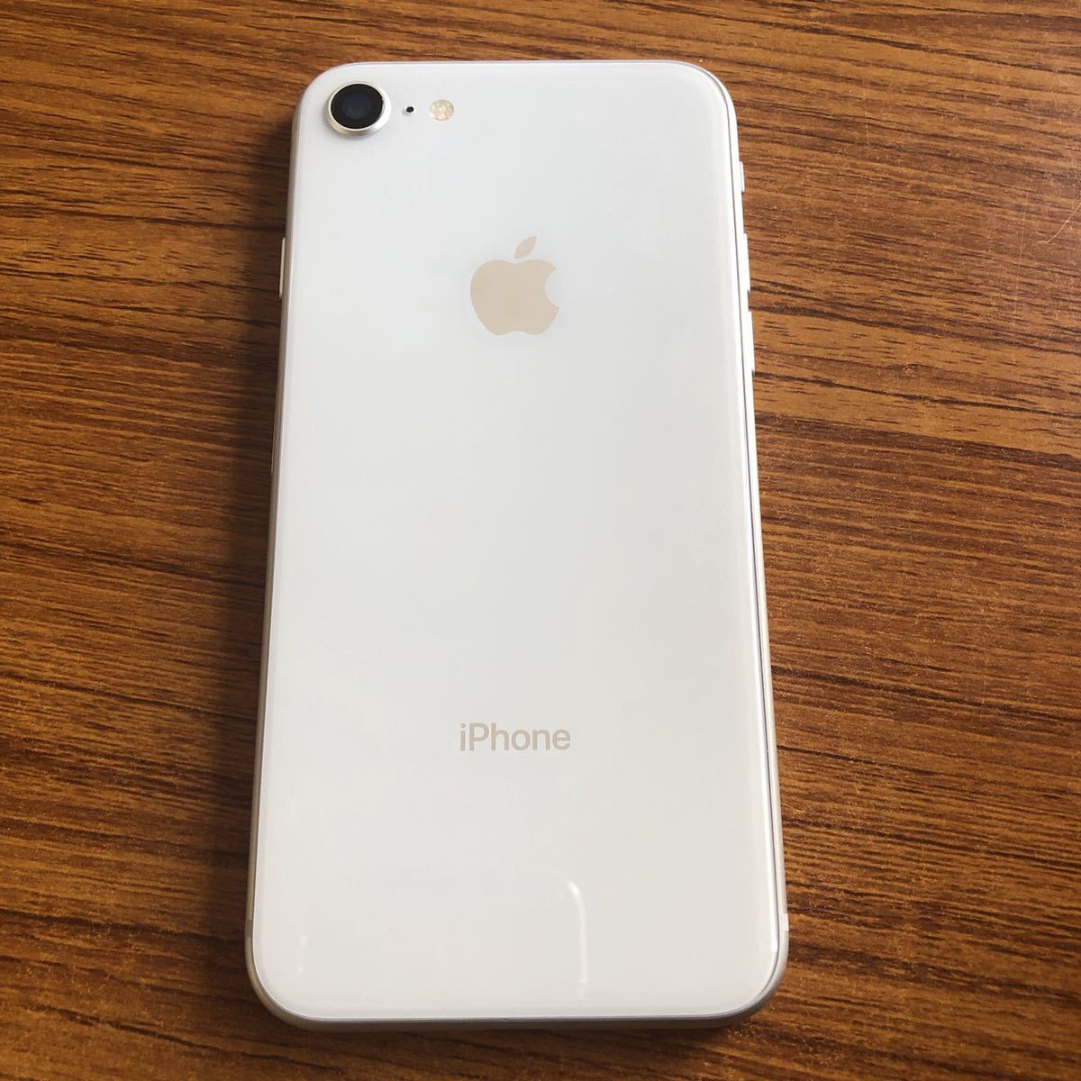 iPhone8 SIMフリー 64GB バッテリー容量80% シルバー SIMロックなし