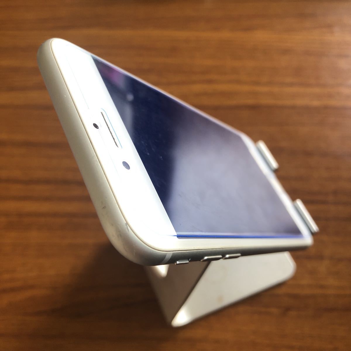 iPhone8 SIMフリー 64GB バッテリー容量80% シルバー SIMロックなし