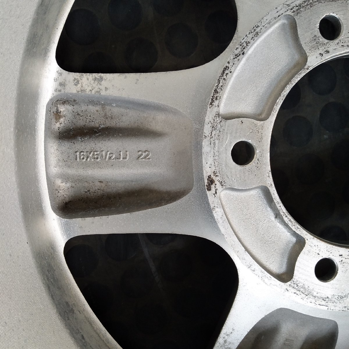 管理番号：S8-113【4本価格】【16x5.5J 5x139.7 ET+22 ハブ108 