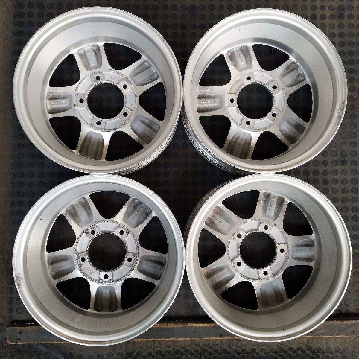 管理番号：S8-113【4本価格】【16x5.5J 5x139.7 ET+22 ハブ108 