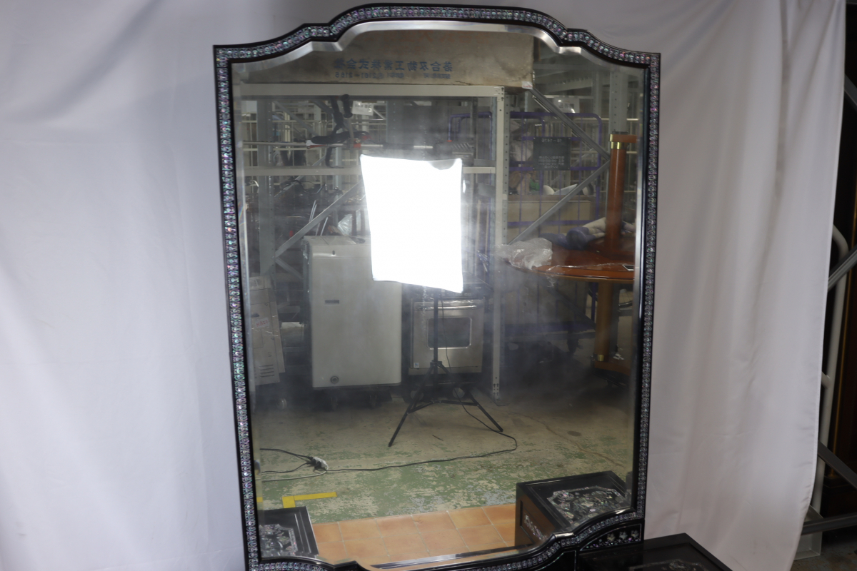 美しい螺鈿(らでん）細工の鏡台が入荷致しました！｜2020年02月17日