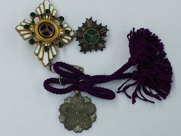 勲八等白色桐葉章 支那事変従軍記章 日本赤十字社 明治神宮崇敬会会員