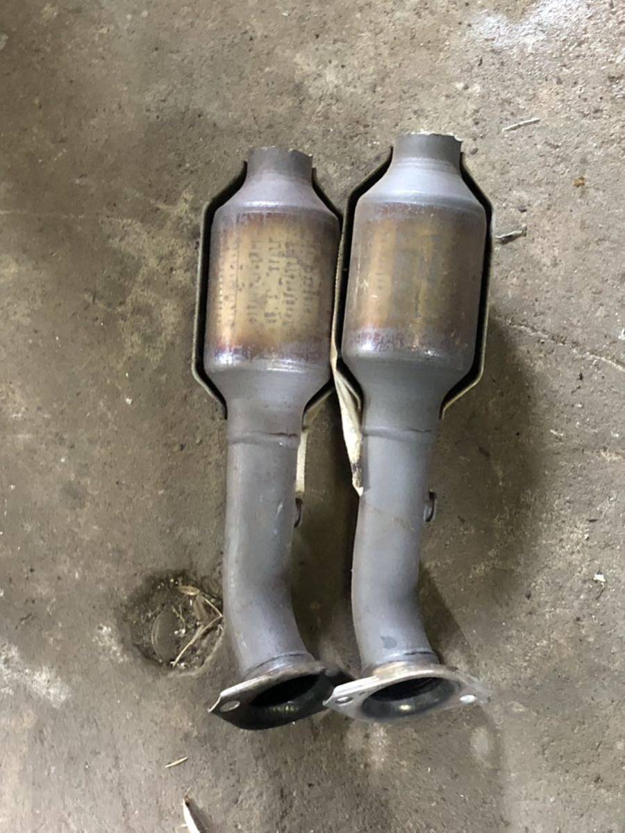 トヨタ プリウス ZVW50 平成30年製 触媒 刻印 TL2 キャタライザー 素材