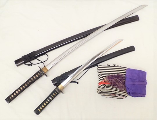 9072[M]◇模造刀◇薄刃/居合刀/武具/日本刀/コレクション/目貫 龍/全長
