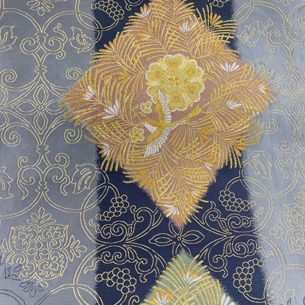 正絹　袋帯　花食鳥　金銀糸 袋帯 美品 名品 華文 鳥 金銀糸 箔 青灰色 六通 正絹 【中古】 【公式