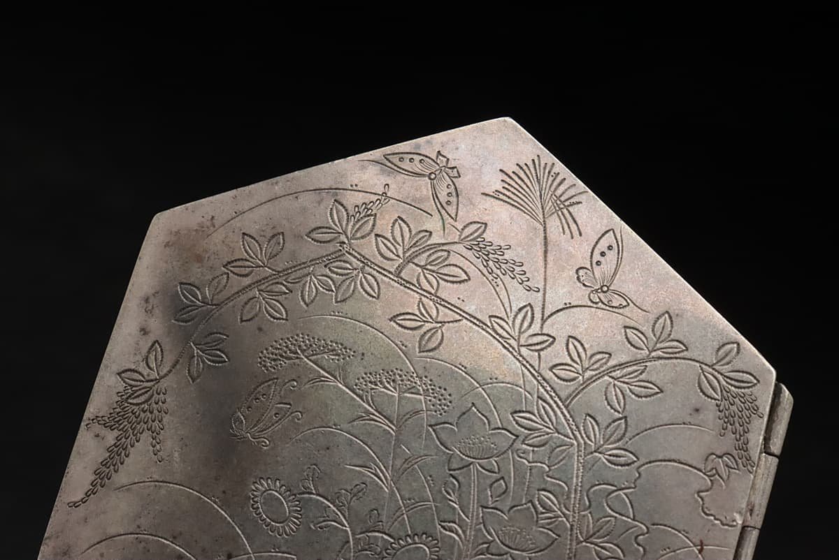 EM979 時代金工 銀製 四季草花彫図 六角形蓋物 幅5.8cm 重60g・