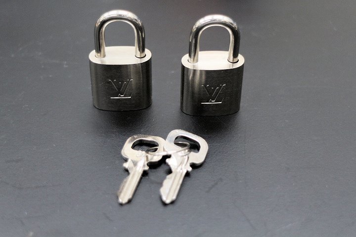 ルイヴィトン パドロック 5点セット LV ルイヴィトン 南京錠 パドロック 5点セット (A-18) ルイヴィトン