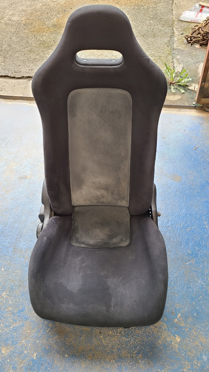 BNR32 GT-R運転席用純正シート スカイラインR32，33，34や、【レール加工必要】S13，14，15シルビア等にも