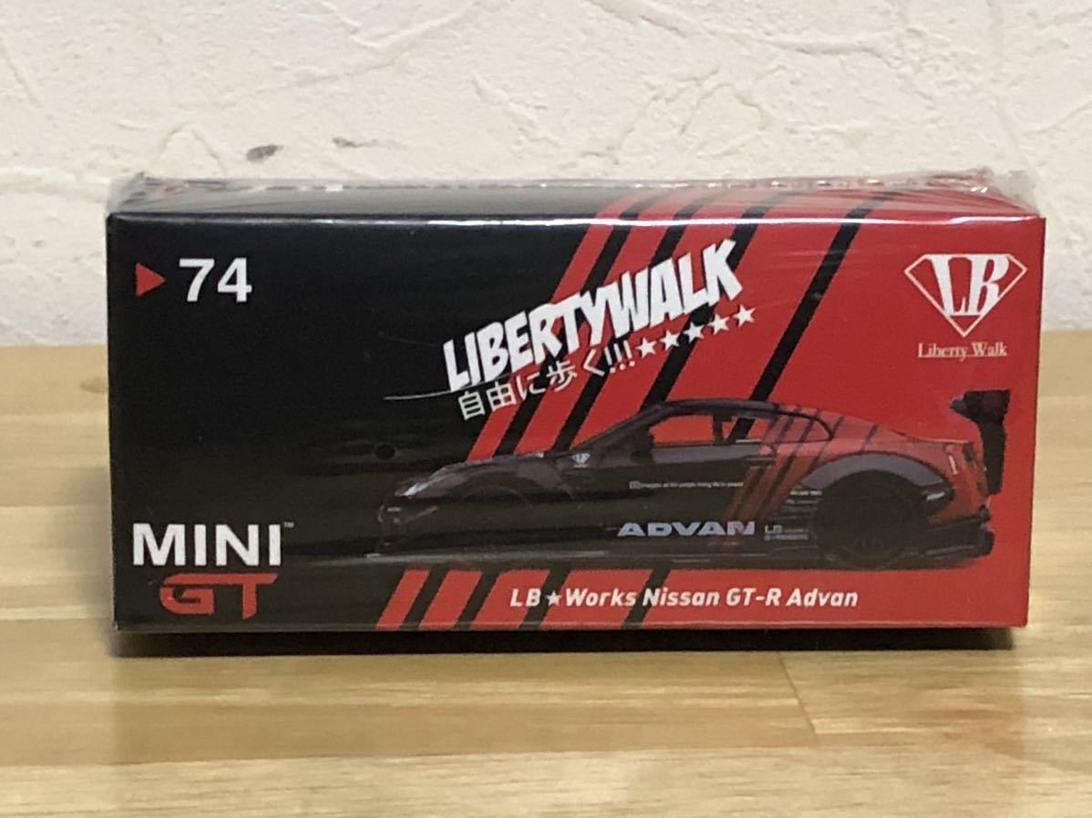 ミニカー MiNiGT 74 LBWORKS Nissan GTR ADVAN MINI GT 74 Nissan GT-R