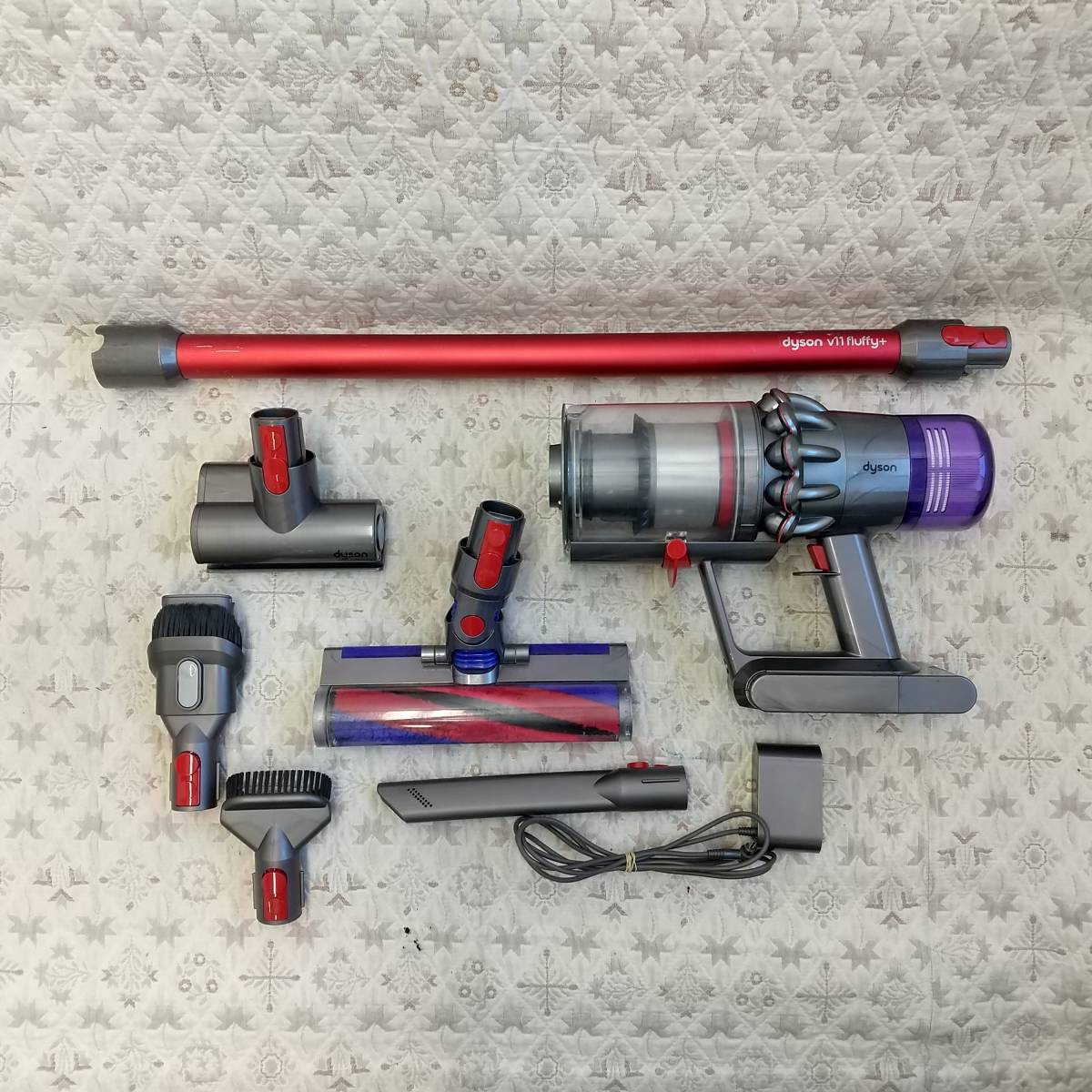 中古品 dyson SV14 コードレスクリーナー ダイソン ジャンク品 B801