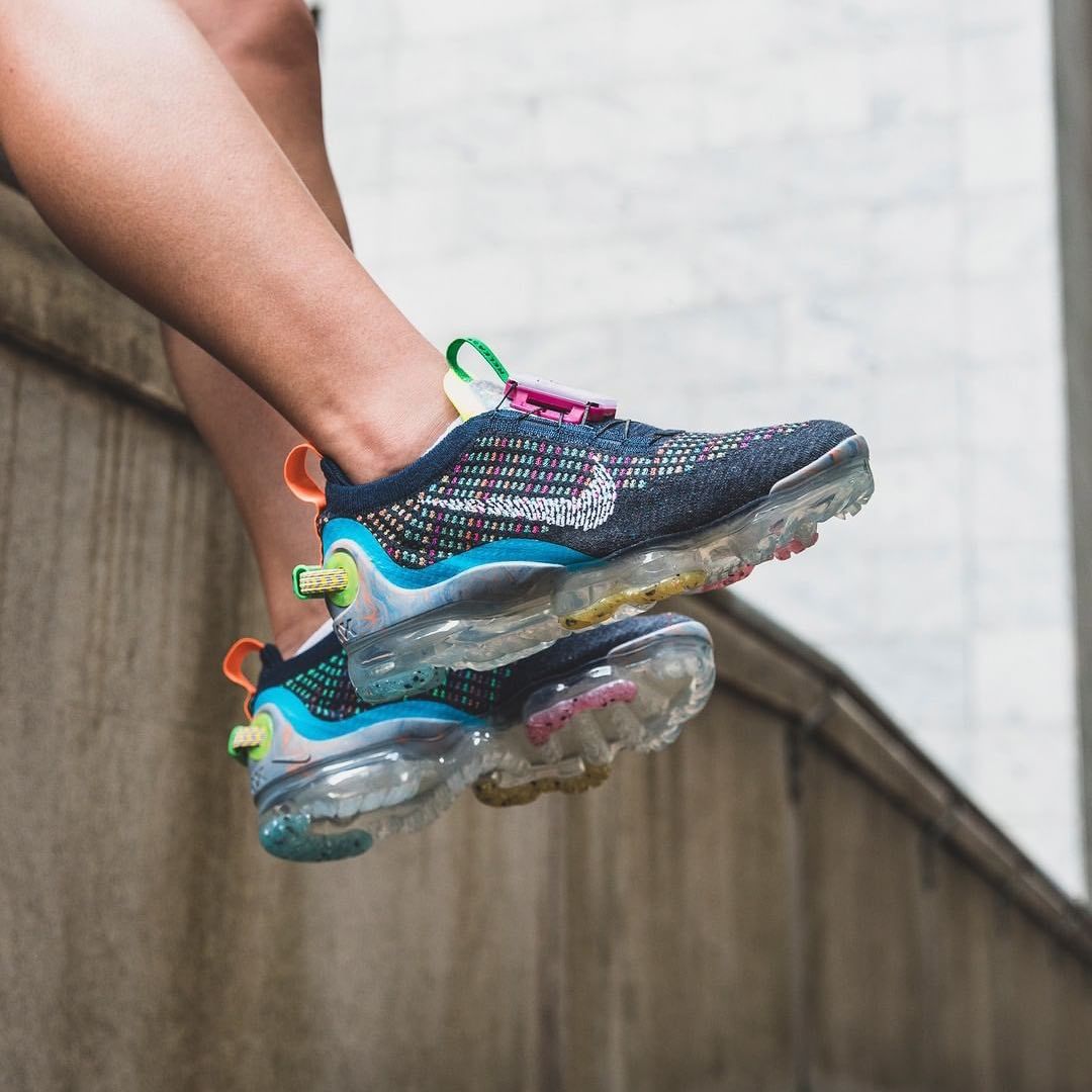 ☆人気 美品 NIKE AIR VAPORMAX 2020 ブラック マルチ 27.5 ナイキ 
