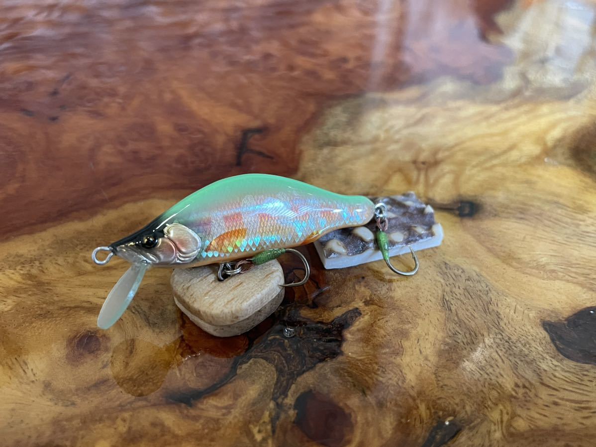 T.C.G Handmade Lures 45s No.15 ハンドメイドミノー アワビ貼り