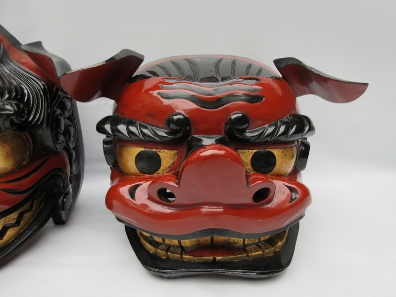 獅子舞 獅子頭 木彫 神楽 厄除け 魔除け 木製 年代物 骨董 （大） 獅子頭 1対 □ 雄雌ペア 木彫 大型[大:横約54×h約37cm] □ 木製獅子