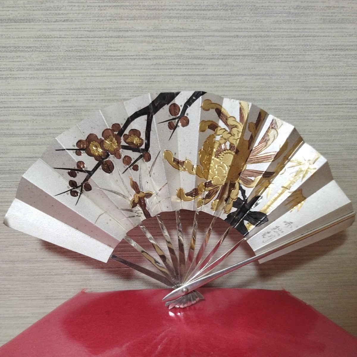 大型布扇子（シルバー）– 純銀製 扇子 シルバーインテリアに 70g