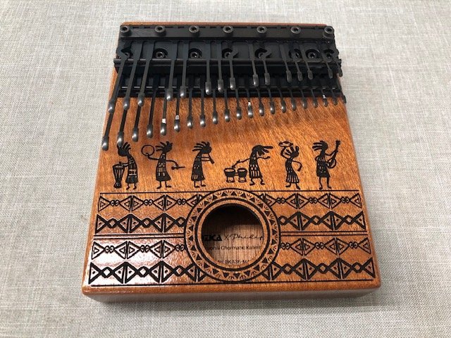 【中古品】MOOZICA×Philip K　クロマティックカリンバ　BKA-36 MA　素材：マホガニー　(管理番号：049112) K Philip Moozica (管理番号：049112) 素材：マホガニー ピアノ配列