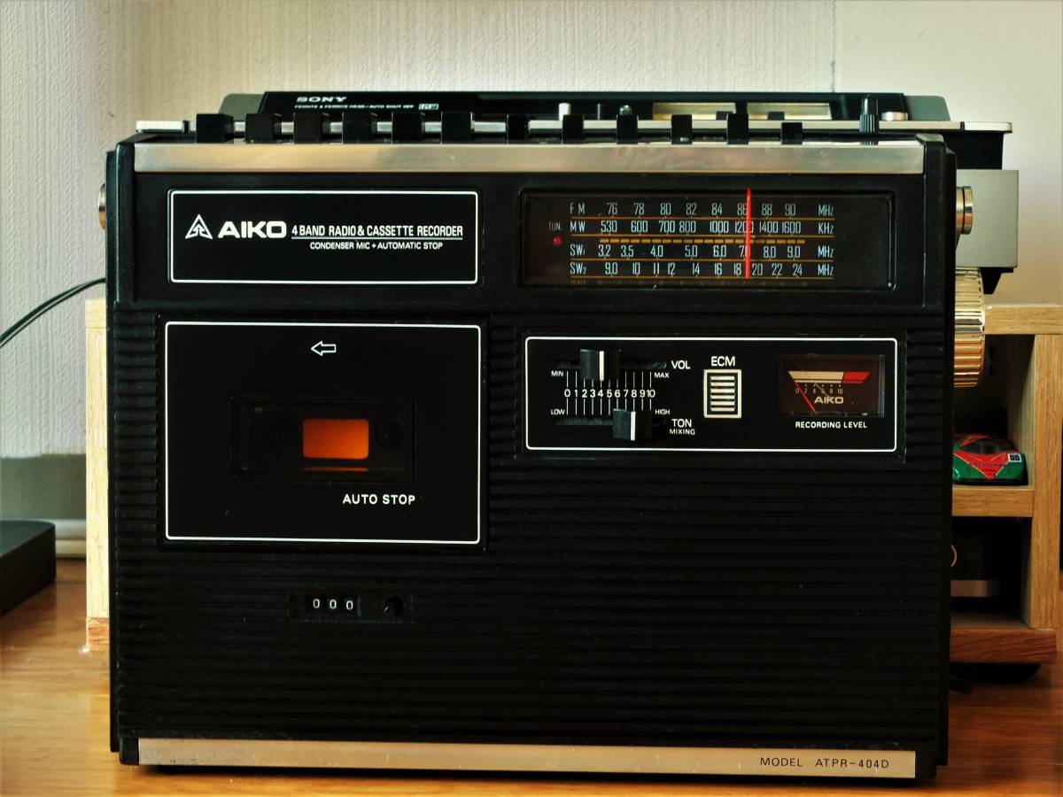 AIKO Radio 昭和レトロ 4バンドラジオカセット Recorder - Aiko