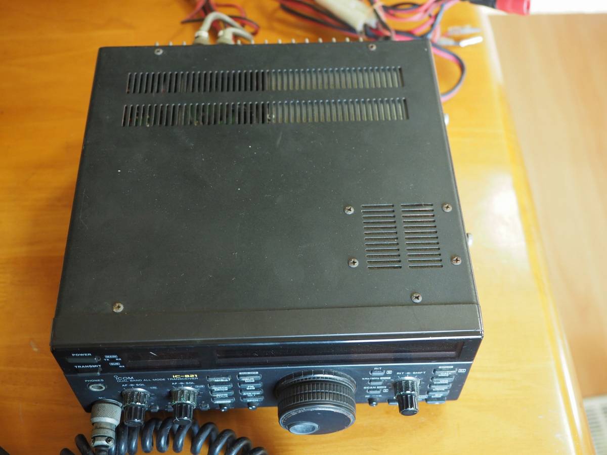 ICOM IC-821 144MHz⁄430MHz オールモードトランシーバー ICOM IC-9700