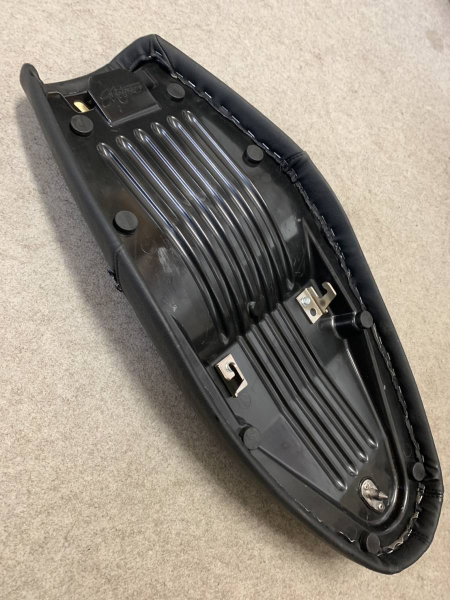 モートーン / Motone Customs シート RATTLER カフェスタイル 送料無料