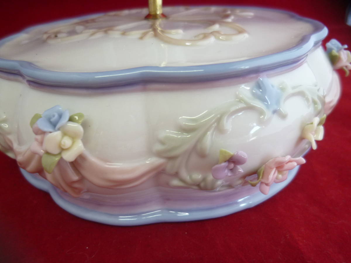 コスモス メリーゴーランド/オルゴール インテリア オブジェ エレガント カルーセル フラワー ディスプレイ /輸入品・中古品・本体のみ