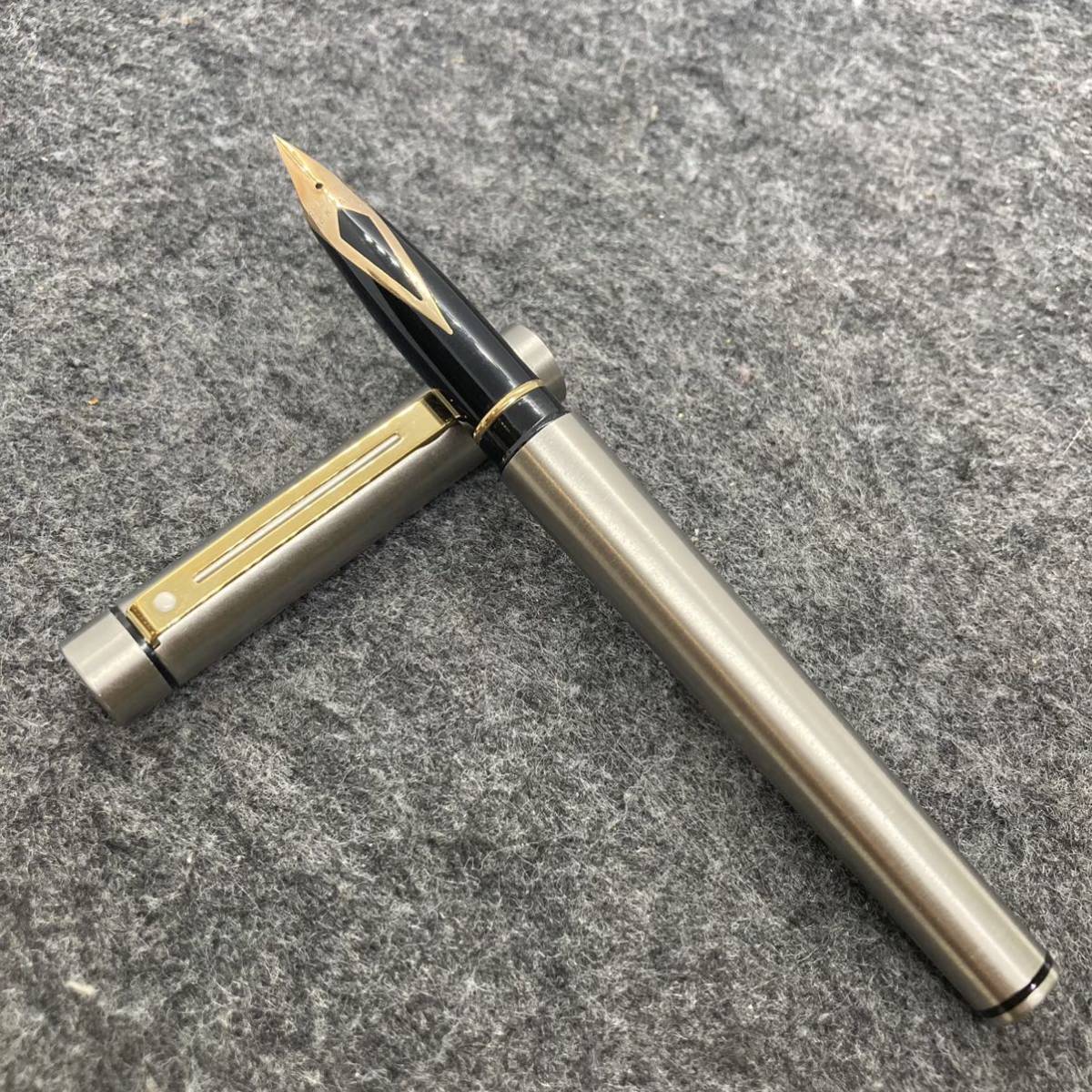 PE523□SHEAFFER シェーファー 万年筆 タルガ シルバーカラー