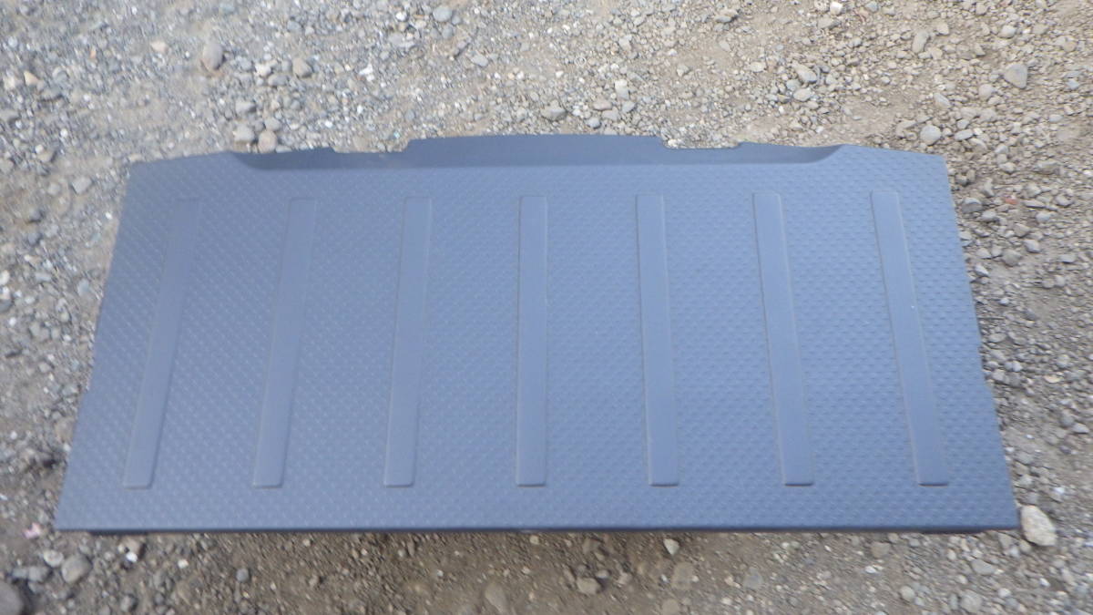 ダイハツ ウェイク LA700S リア トノカバー ラゲッジ ボード デッキボード　リヤトランクボード フロア　