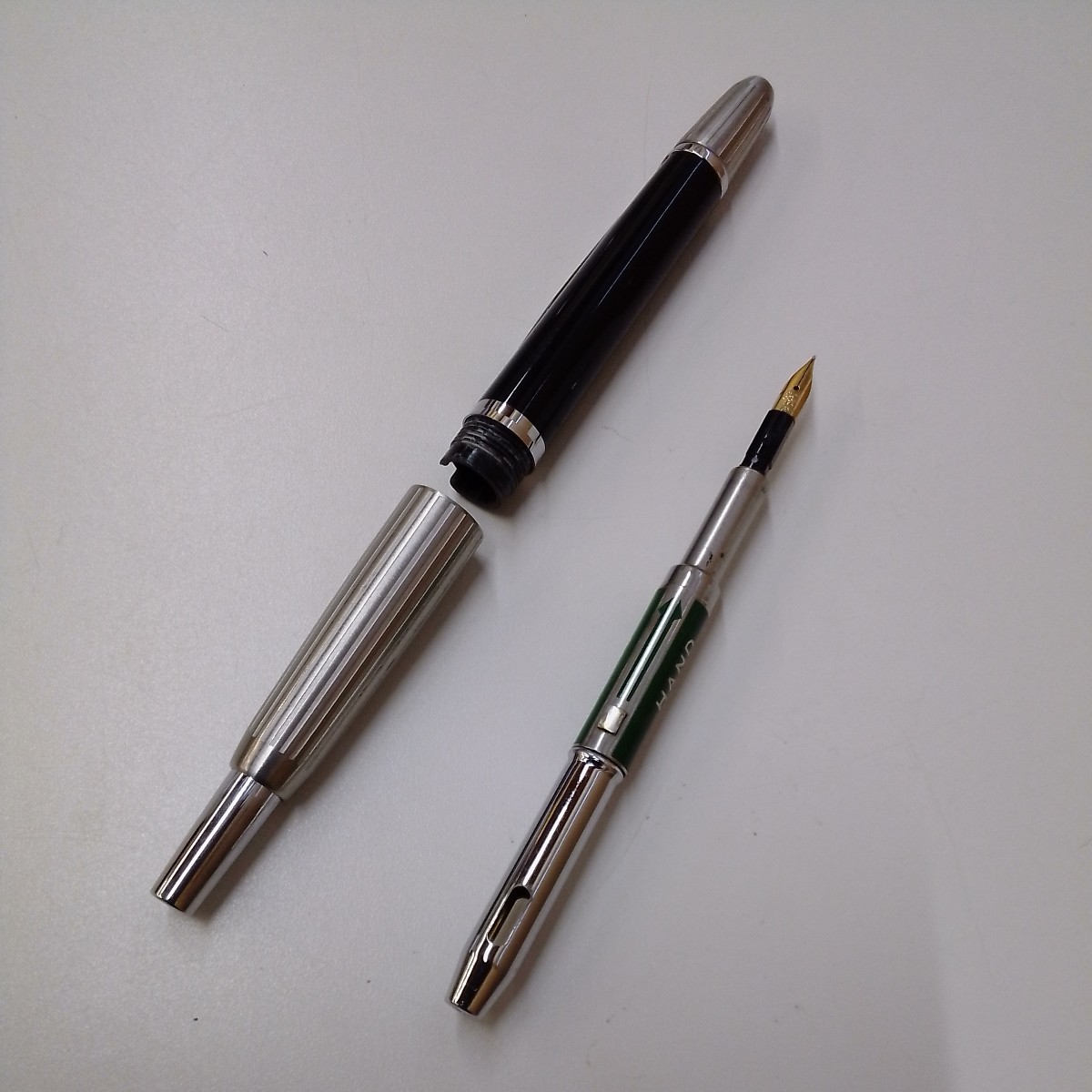 パイロット キャップレス デシモ 万年筆 18K M ピンク ノック式