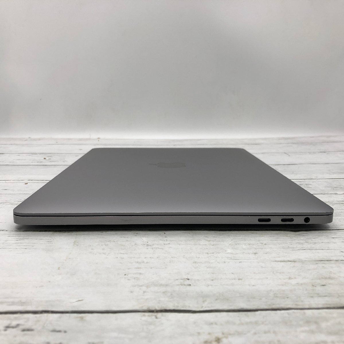 Apple MacBook Pro 13-inch 2017 Four Thunderbolt 3 ports Core i7