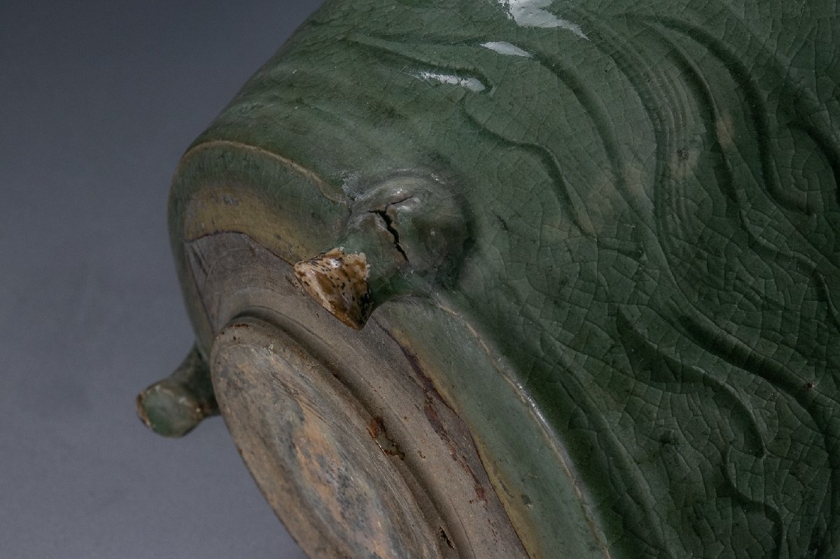 中国美術】 龍泉窯 天龍寺青磁陰刻三ツ足大香炉 瓶掛け D151 古美術