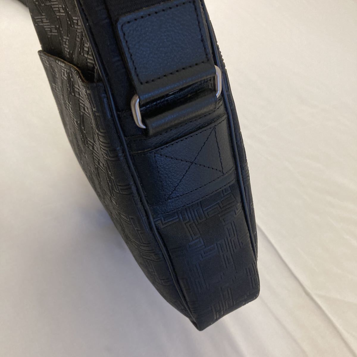 美品 ダンヒル dunhill ディーエイト D8 ショルダー クロスボディ 
