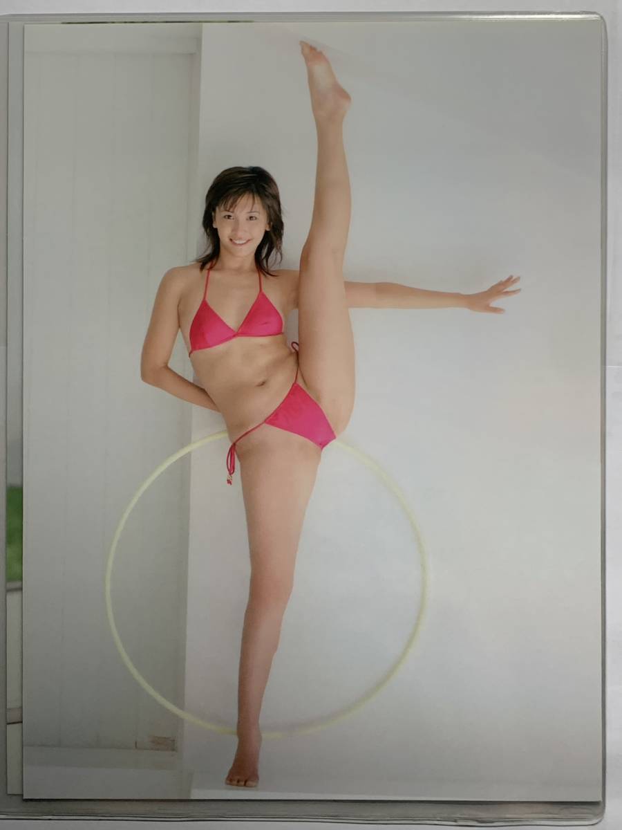 厚手ラミネート加工】山崎真実 水着 A4変サイズ 雑誌切り抜き 9ページ
