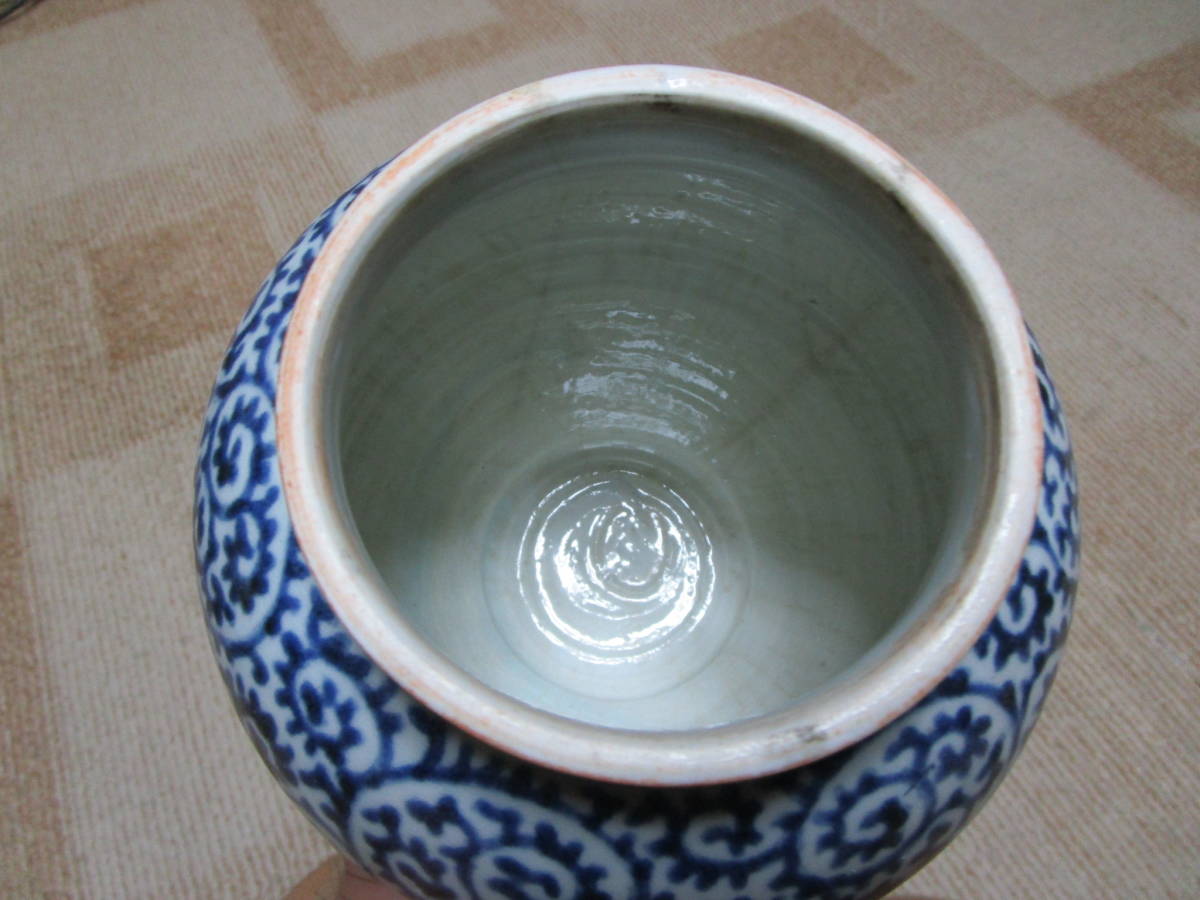 古伊万里 染付 蛸唐草 壺 沈香壺 ややあま焼き 入傷1本有り 高さ約17.7 