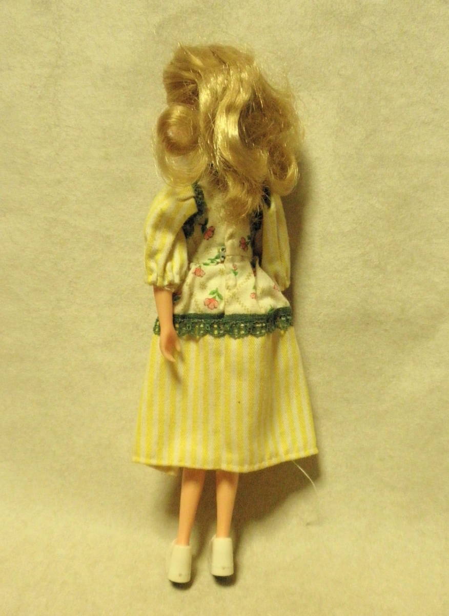 希少 レトロ ヴィンテージ 当時の物 2代目リカちゃんの友達ハルミ