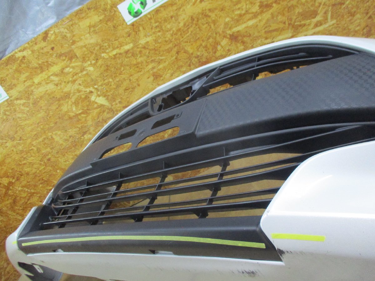 即決 ヤリス MXPA10 フロントバンパー + グリル 純正 / 52119-K0010