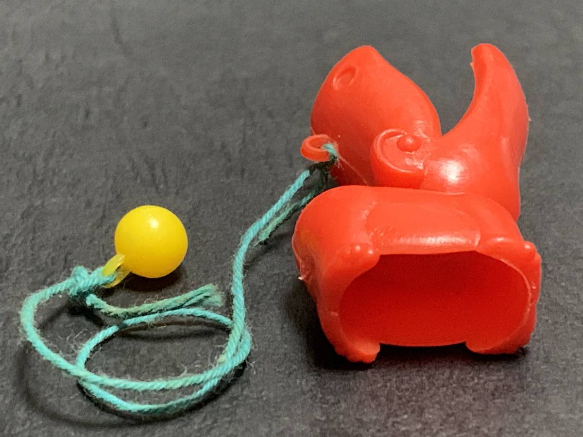 超合金制　けんかごま　TOYS バッチ　当時物掘り出し品 当時物 古い おまけ カバのけん玉 昭和レトロ 剣玉 駄玩具 グリコ 森永