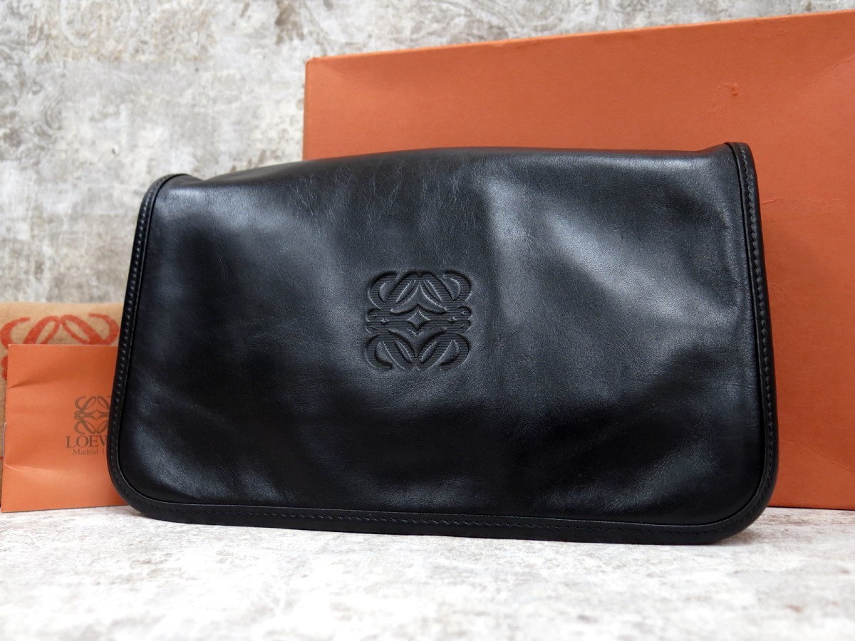 □美品□LOEWE ロエベ□メンズ□アナグラム□ロゴ型押し□レザー