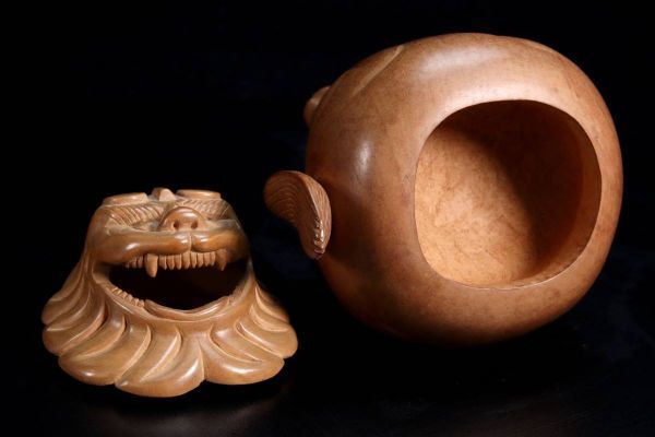 ◆錵◆ 古美術品 ノンコウ写し 在銘 木彫 獅子香炉 12cm 共箱 唐物骨董 T[S421]QO/23.9廻/SI/(80)