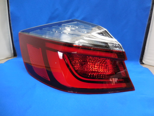 即決 インサイト ZE4 左テール 220-6229S 812311