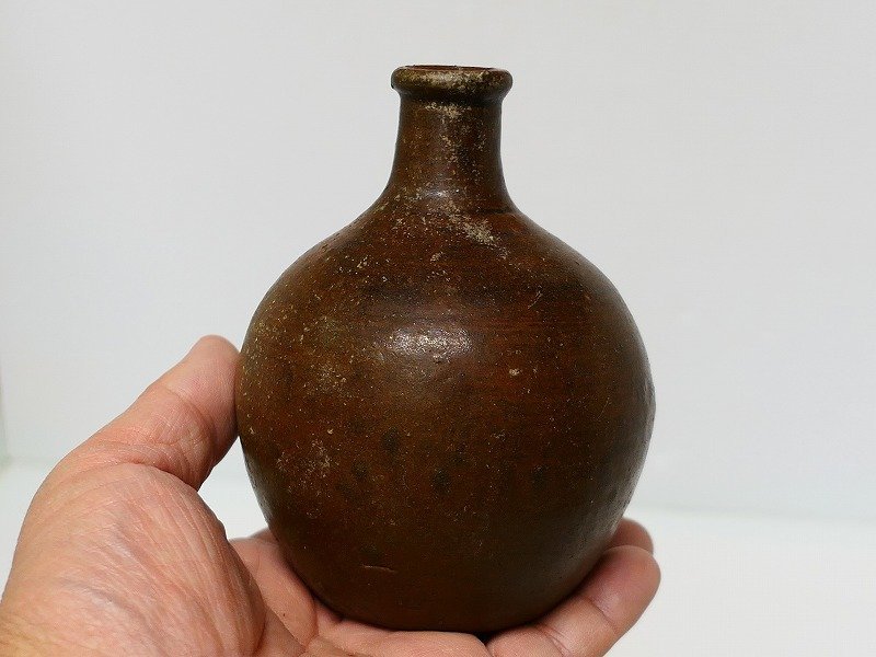 関東初荷4 沖縄の古陶 ④ 古琉球 沖縄 壺屋 涌田 喜名 褐釉徳利 11.6cm