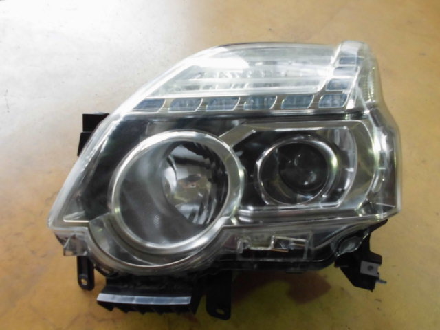 H23 ニッサン エクストレイル NT31 左 ヘッドライト ユニット HID 中古