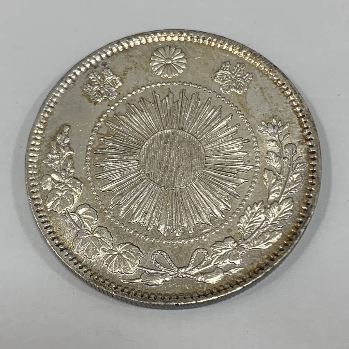 人気，SALE #13211A 古銭コレクター必見 レア品 旧一圓銀貨 明治3年 重さ26.8g 約38.58㎜ 変色やや有 現状品(1円銀貨)｜売買されたオークション情報、yahooの商品情報をアーカイブ公開 - オークファン 近代